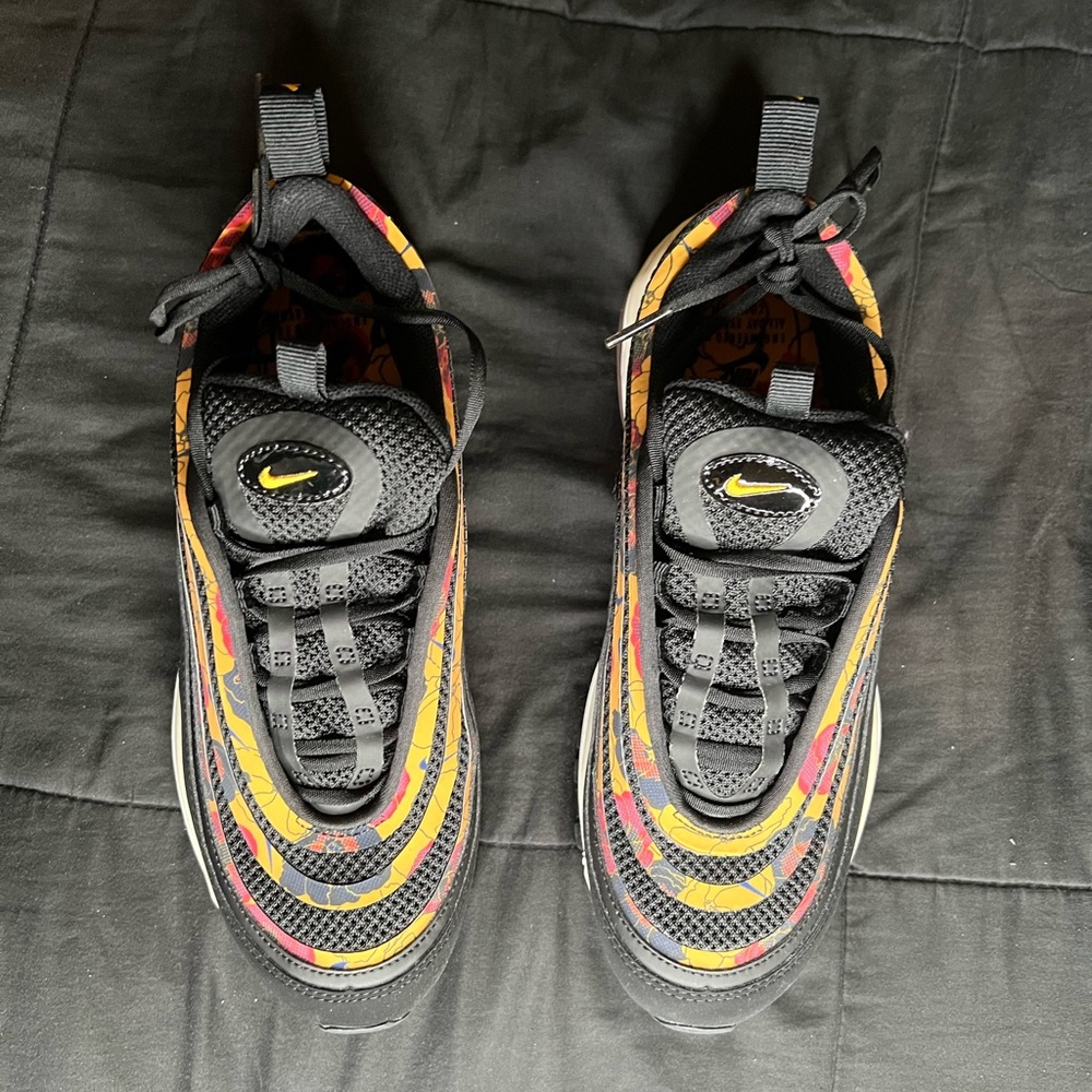 Women’s Nike Airmax 97 SE size 7 (c)
